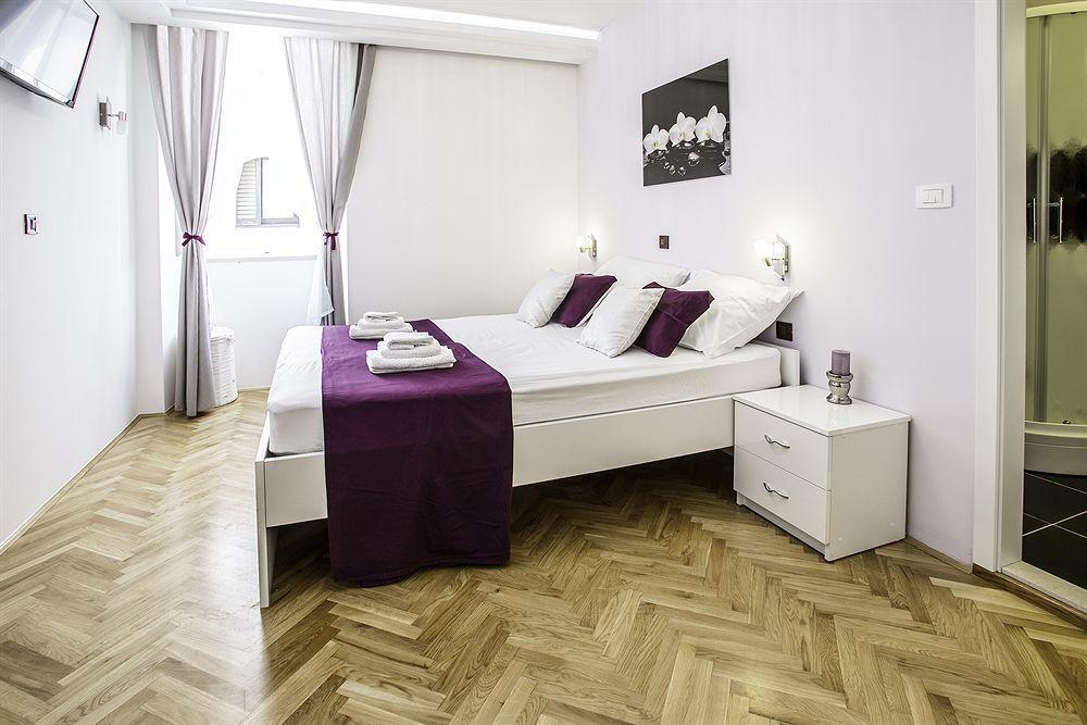 Split Apartments Peric 외부 사진