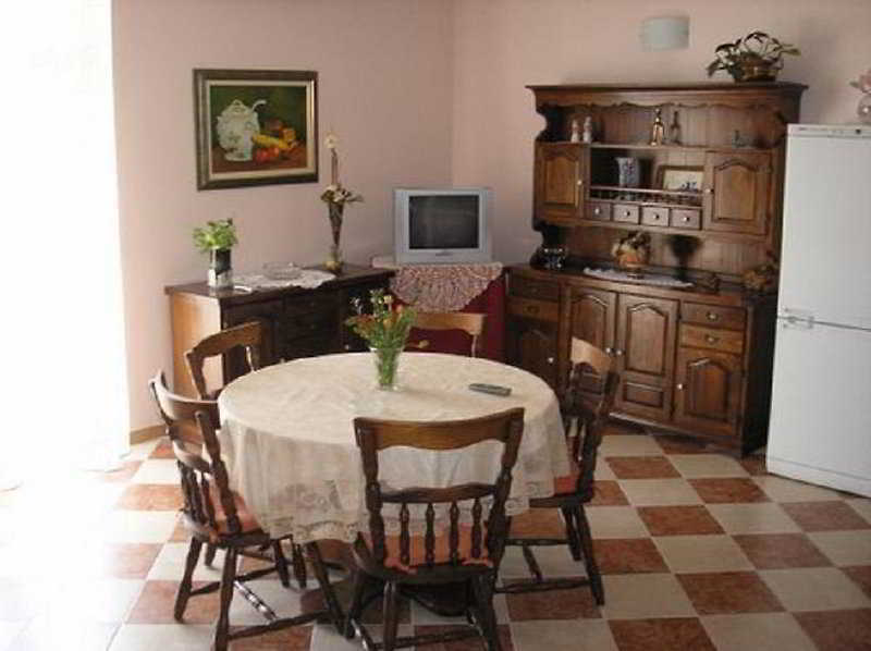 Split Apartments Peric 외부 사진
