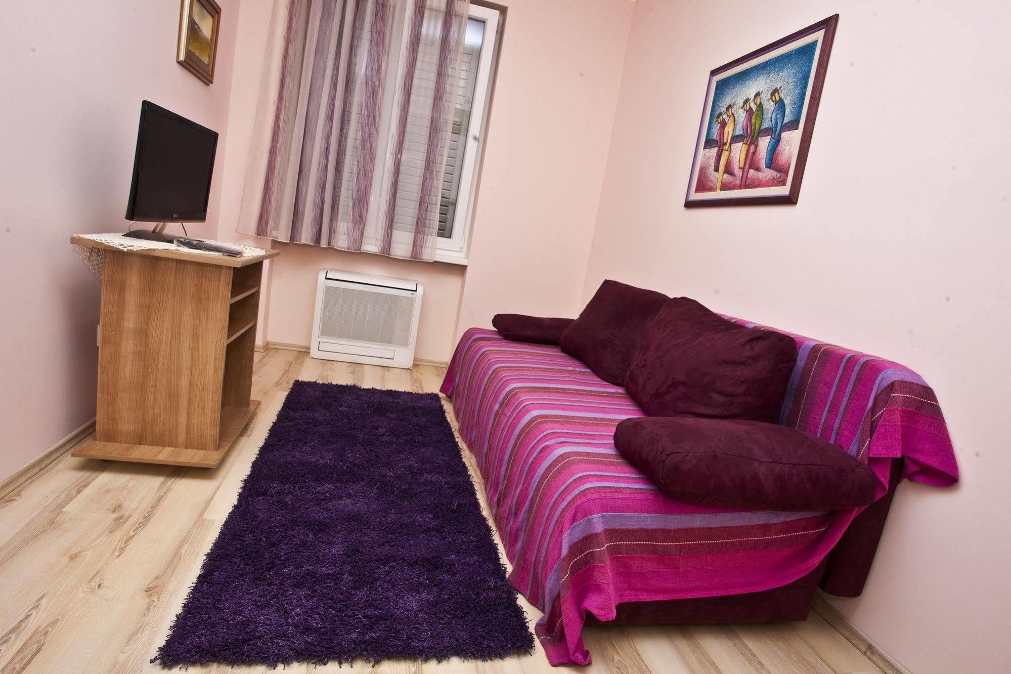 Split Apartments Peric 외부 사진