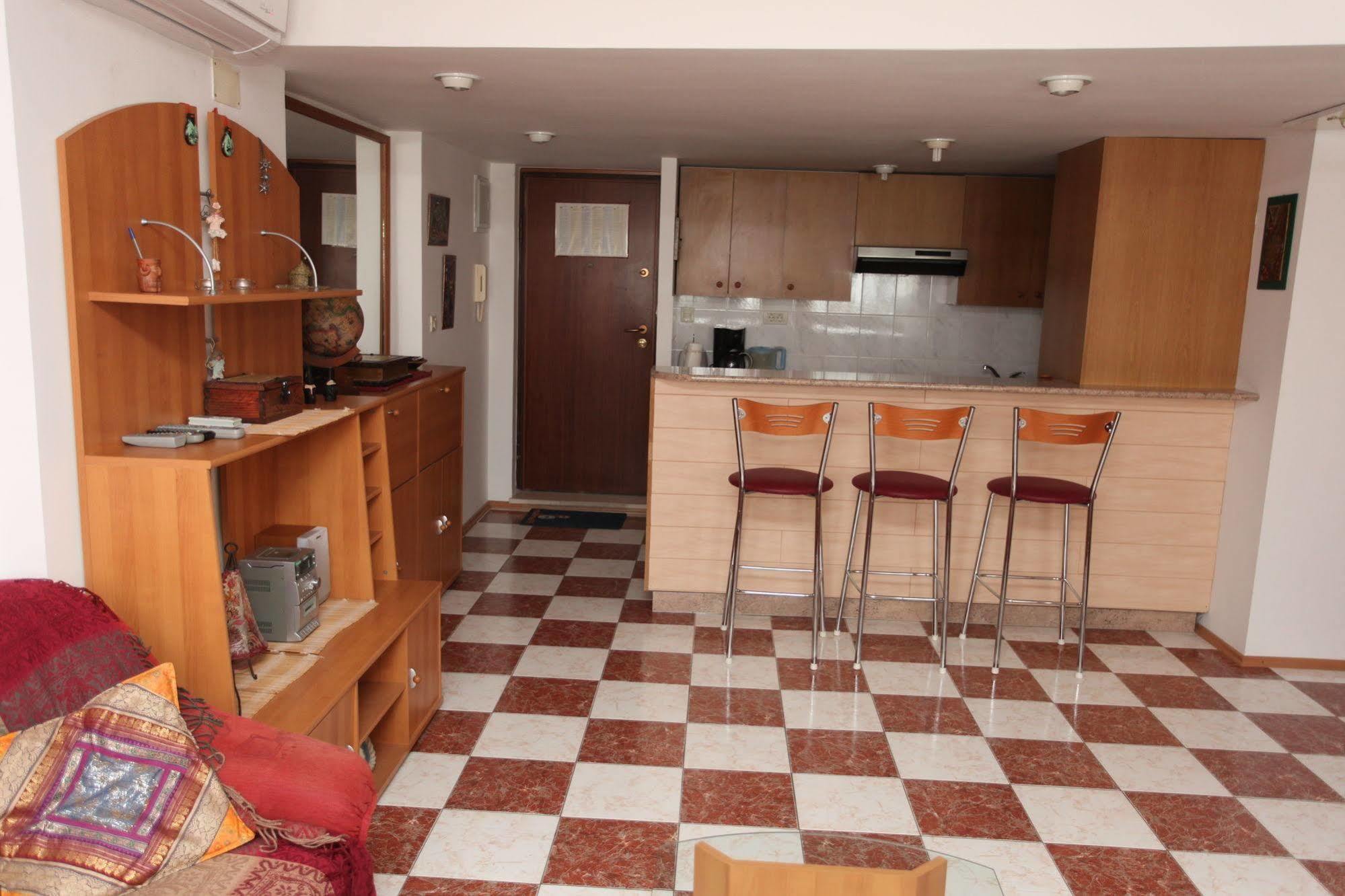 Split Apartments Peric 외부 사진