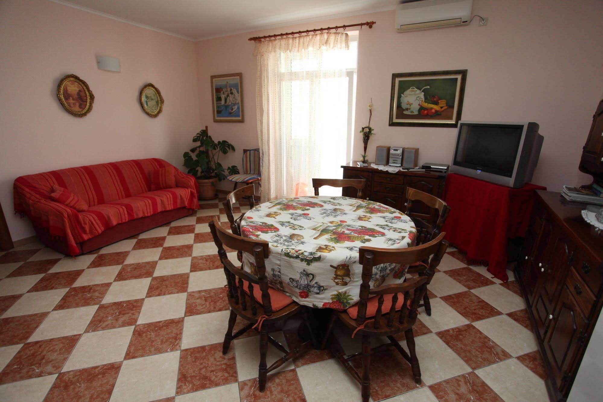 Split Apartments Peric 외부 사진
