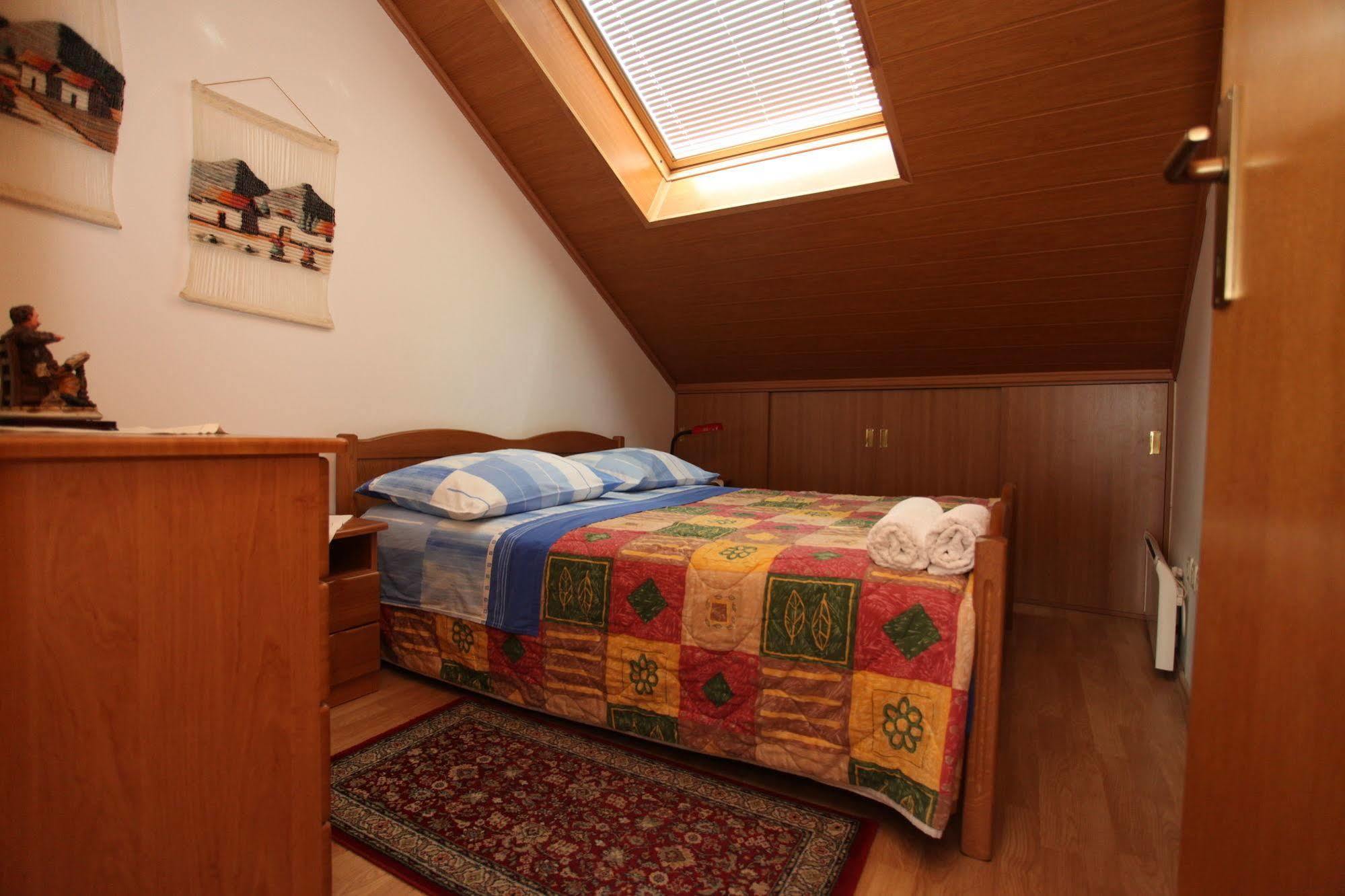 Split Apartments Peric 외부 사진