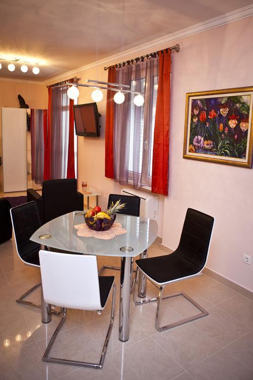 Split Apartments Peric 외부 사진